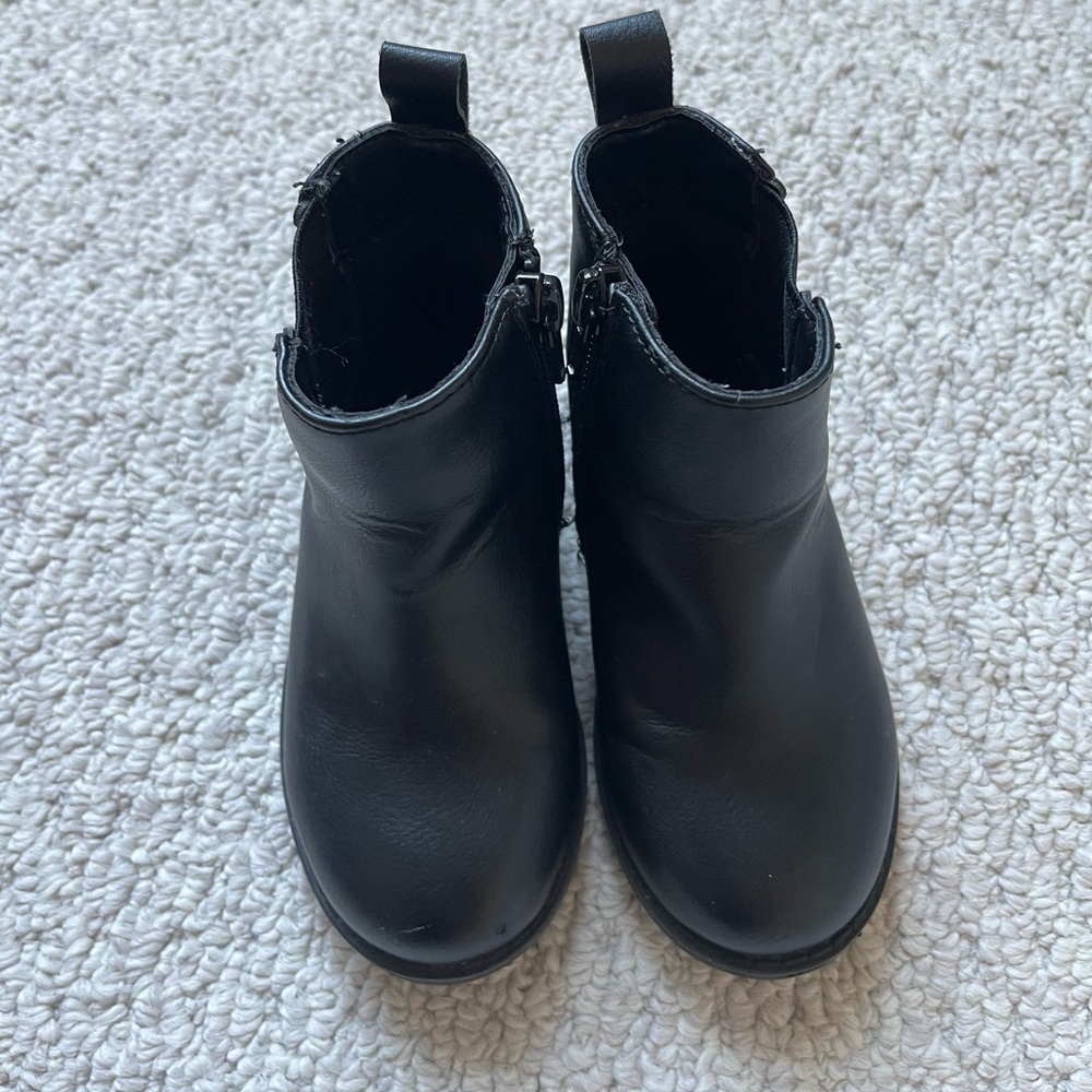 Toddler girls size 7 boots